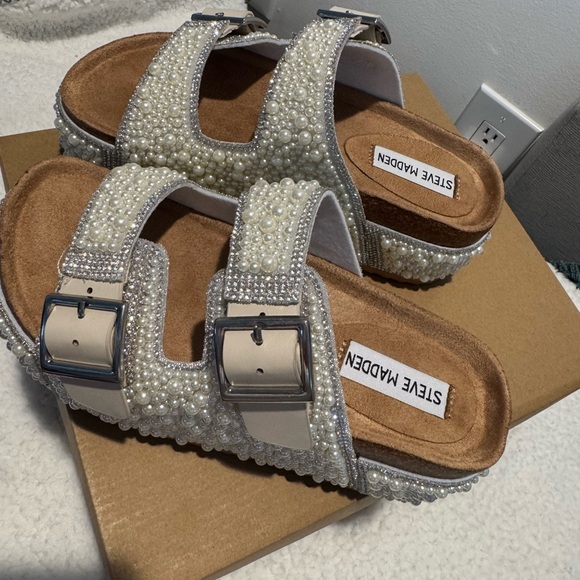 Steve Madden Blowout Pearl Embellished Sandals – Bone – Size 9.5